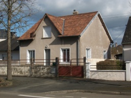 Azé (53200)